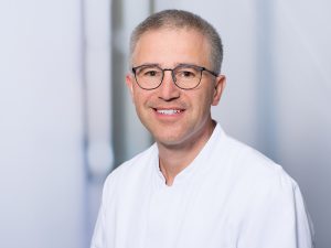Dr. Leonard Fuhry, Leitender Oberarzt und stellvertretender Direktor der Klinik für Neurologie im Klinikum Ingolstadt