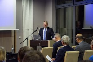 Oberbürgermeister, r. Christian Lösel, hat für das 1. Ingolstädter Kardiologieforum die Schirmherrschaft übernommen.